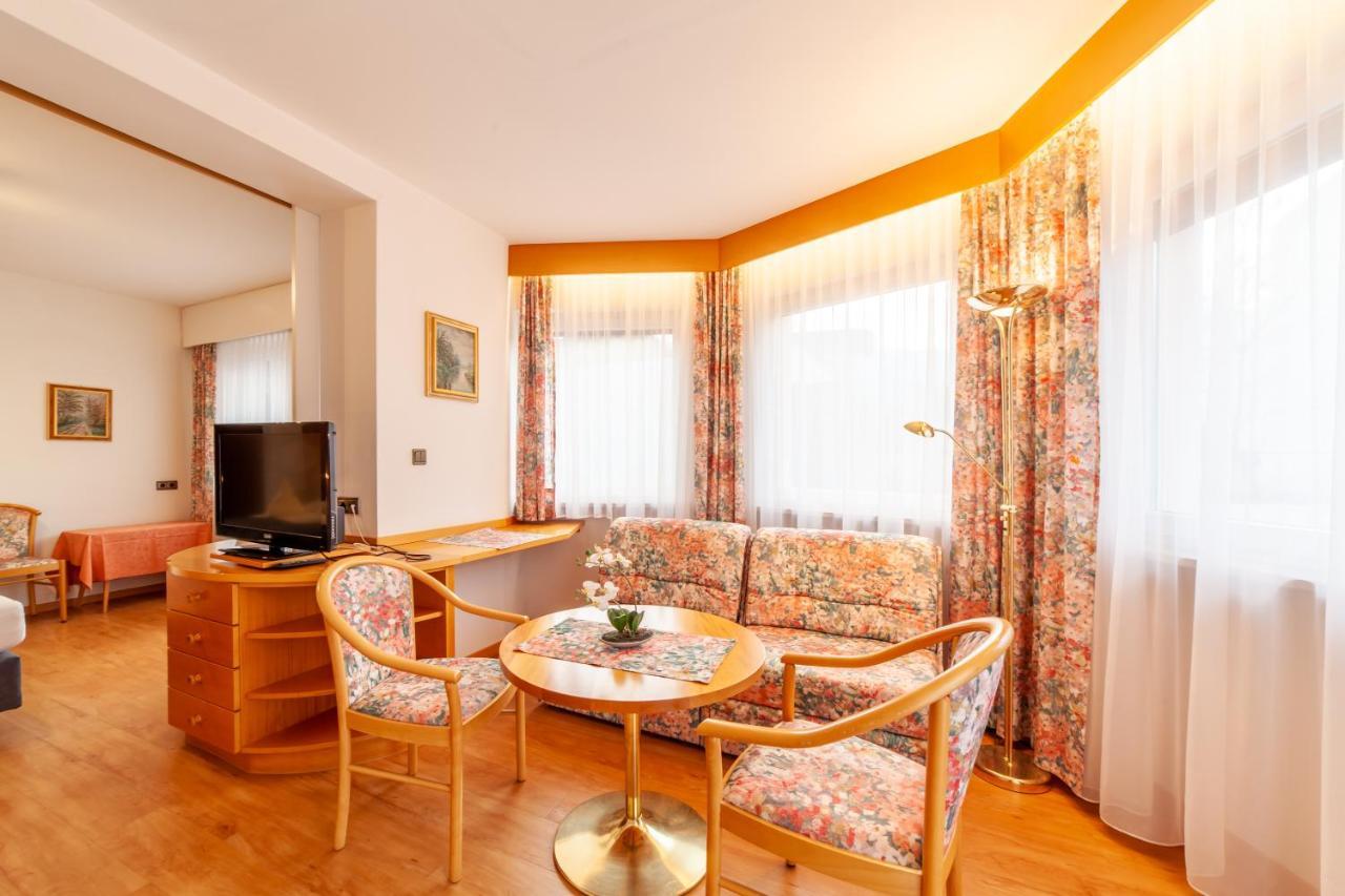 Fruehstuecks-Hotel Olympia Tirolo Ngoại thất bức ảnh