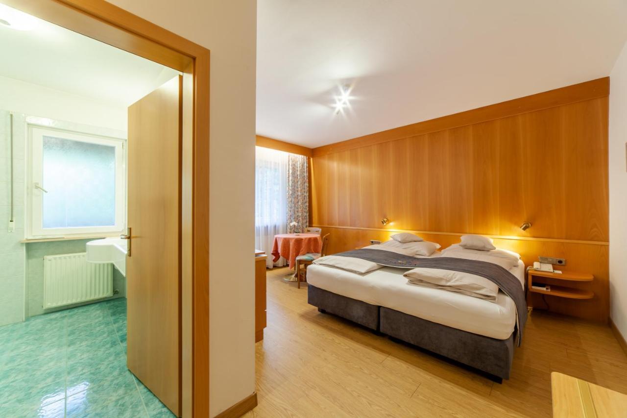 Fruehstuecks-Hotel Olympia Tirolo Ngoại thất bức ảnh