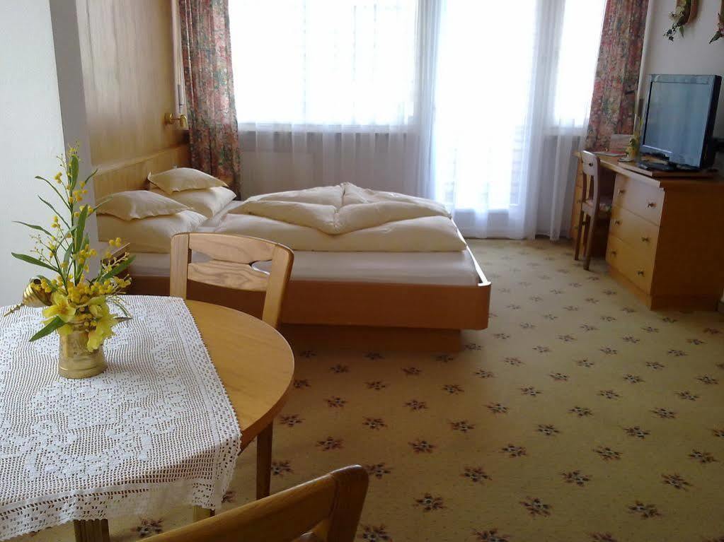 Fruehstuecks-Hotel Olympia Tirolo Ngoại thất bức ảnh