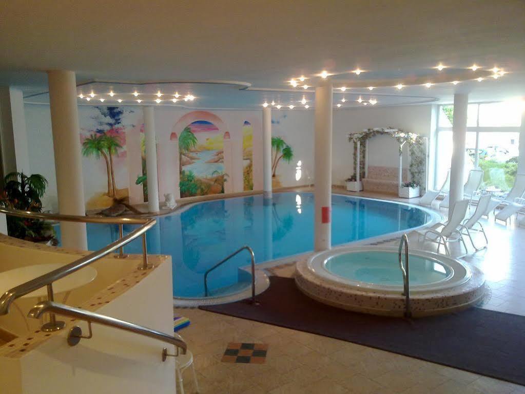 Fruehstuecks-Hotel Olympia Tirolo Ngoại thất bức ảnh